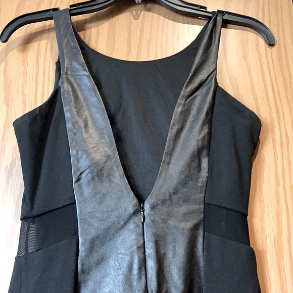 Dress - Picture 2 of 4